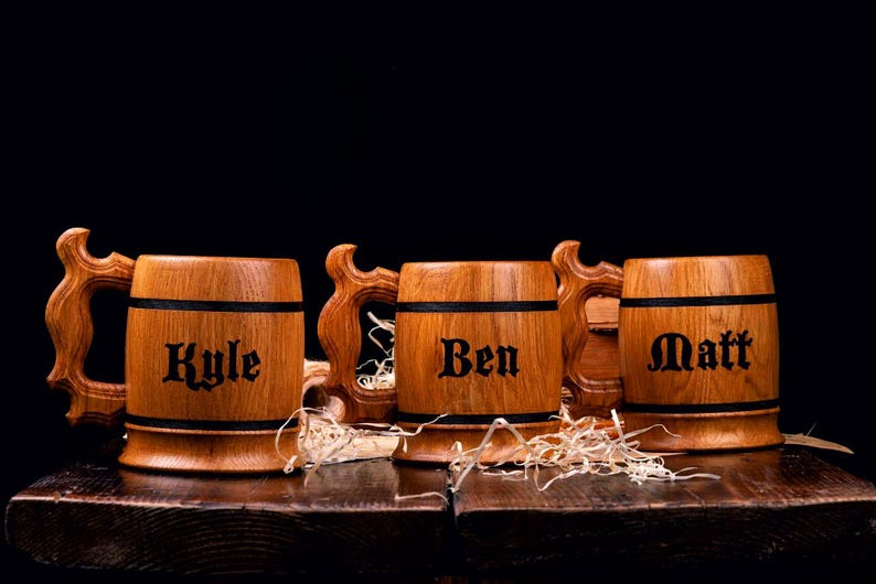 Gepersonaliseerde houten bierpul bruidsjonkers cadeau, aangepaste gegraveerde bierpul, Viking-pul stalknecht voorstel 5e houtverjaardagscadeau voor hem afbeelding 12
