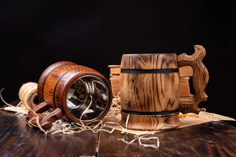 Gepersonaliseerde houten bierpul bruidsjonkers cadeau, aangepaste gegraveerde bierpul, Viking-pul stalknecht voorstel 5e houtverjaardagscadeau voor hem afbeelding 7