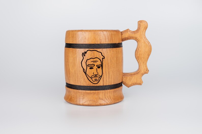 Gepersonaliseerde houten bierpul bruidsjonkers cadeau, aangepaste gegraveerde bierpul, Viking-pul stalknecht voorstel 5e houtverjaardagscadeau voor hem afbeelding 13