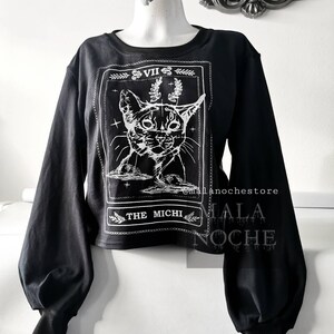 Sweat à capuche court The Michi, haut court, goth, gothique, sombre, vêtements gothiques, sorcière, vêtements de sorcière, sweat à capuche noir, haut pour chat, chemise pour chat, carte de tarot