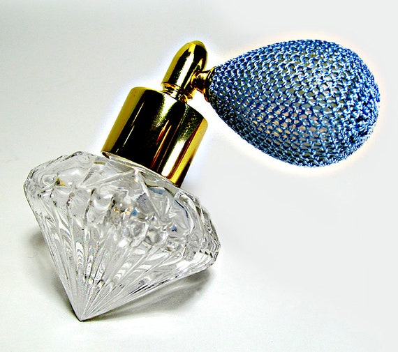 Fancy Shape Glass Perfume Bottle With Light Blue Bulb Spray