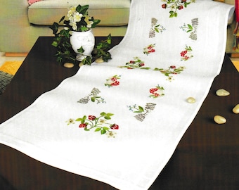 Strawberry Summer Table Runner Kit for Satin Stitch Embroidery Duftin 1210 R