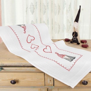 Table runner Kit for Cross Stitch Embroidery Duftin &quot;Heart Gnome&quot; 08056