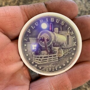 Limited Edition Sammler Qualität Aufkleber von Hobo Nickel Schnitzerei &quot;Eisenpferd&quot; von Dwayne Wolosiewicz von Wolosiewicz Kunst