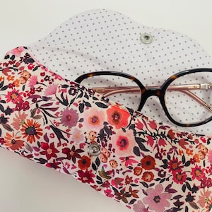 Étui à lunettes petites fleurs