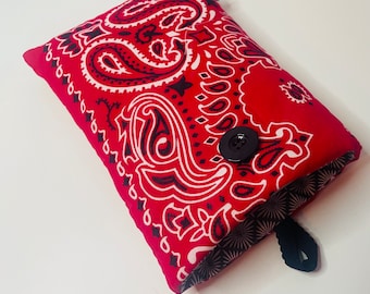 Fleece fabric book pouch with button closure, pocket-sized book protection cover. Love Bandanas