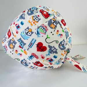 Medical and paramedical operating room cap, for surgeon, nurse, dentist, midwife and nursing assistant owls caregivers