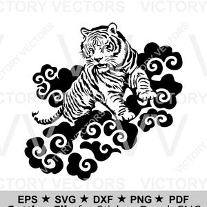 Könnte beinhalten: Schwarz-Weiß-Illustration eines Tigers, der auf stilisierten Wolken sitzt. Der Tiger hat detaillierte Streifen und ist der Mittelpunkt des Designs. Der Text unten lautet: "Cutting File for Sticker, Decal, CNC".