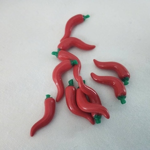 Miniature Red Chili Pepper - Handmade - Fairy garden miniature - Dollhouse miniature - Resin