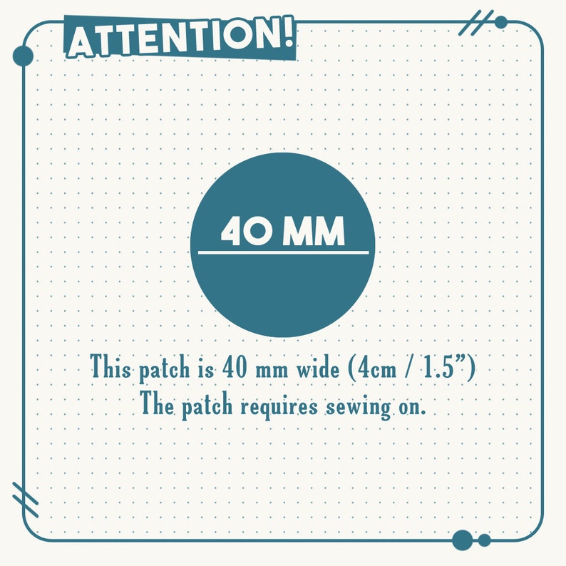 Puede incluir: Un c&iacute;rculo azul con texto blanco que dice "40 MM" sobre un fondo blanco con un patr&oacute;n de puntos. El texto debajo del c&iacute;rculo dice "This patch is 40 mm wide (4cm / 1.5") The patch requires sewing on."