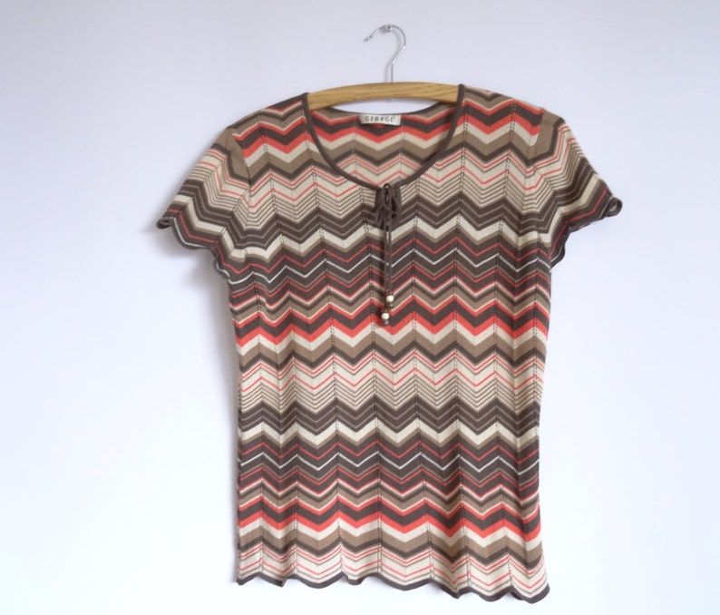 Vintage Women/'s Top Top Red Brown Beige Dark Brown Striped Knitted Top Short Sleeved Size:Medium Large