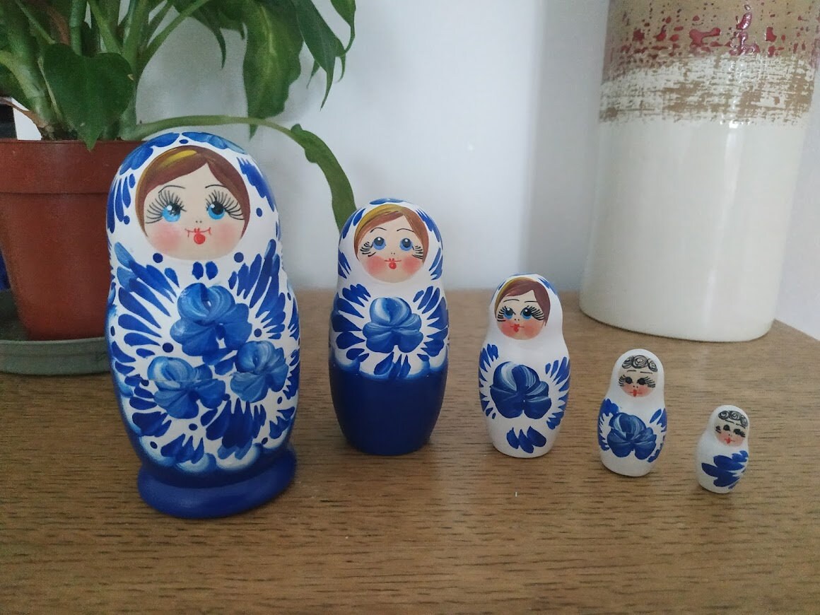 Matriochka Fleurs 11 cm , Poupée Russe, Poupées Gigogne 5 Pièces