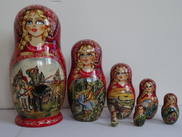 Très Jolie Matriochka Conte , Poupée Russe, Poupées Gigogne 7 Pièces