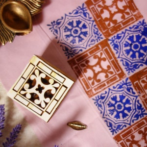 Fliesenmuster Stempel aus Holz in quadratischer Form, filigraner Musterstoffstempel aus Indien für umweltfreundliches nachhaltiges Geschenk