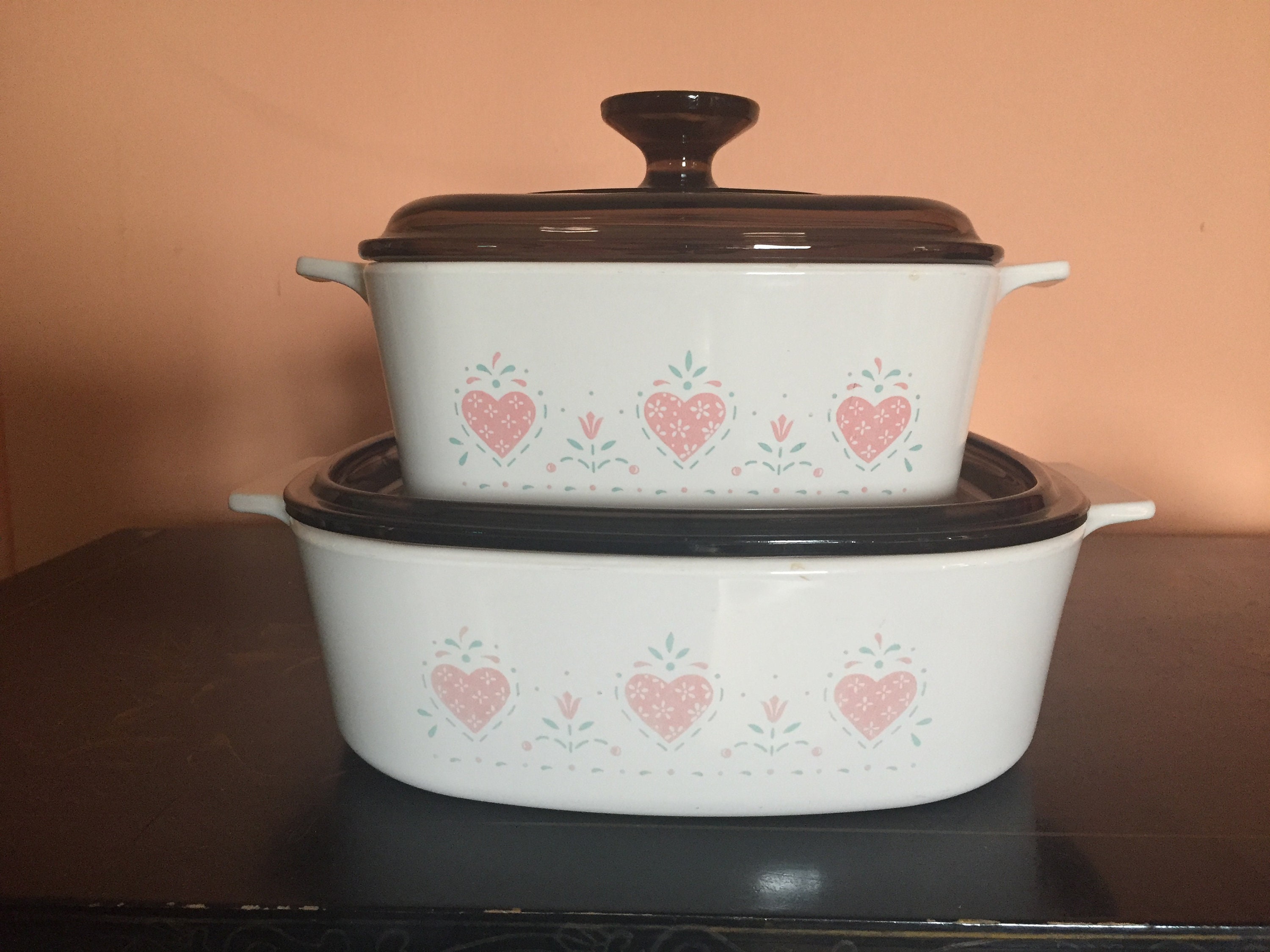 CorningWare Corning FOREVER YOURS A-2-B  2 L CASSEROLE w/ Pyrex Lid USA Pink Hearts EUC 