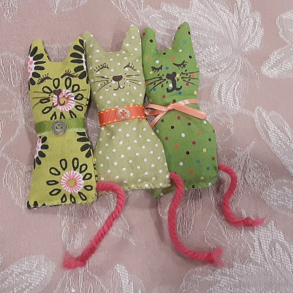 Cat doll lavendar sachets, set of 3, organic French dried lavendar buds in cotton bags,handmade scented gift sachet set, clothing fresheners