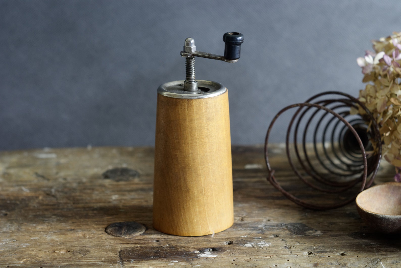 Pepper Mill Pepper Grinder Vintage Grinder Wooden Grinder Etsy