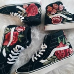 vans con rosas bordadas