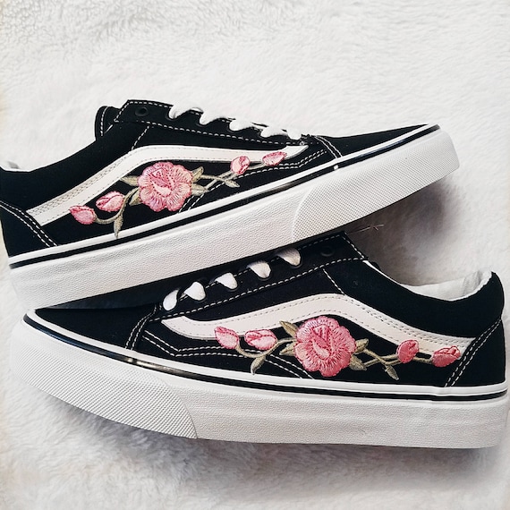 vans bordadas con rosas