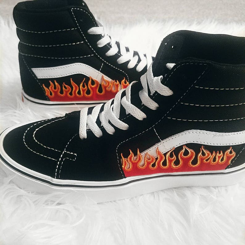 vans alte nere con fiamme