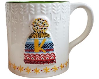 Tazza monogramma Anthropologie "K" – Collezione Bundled Up – Design a maglia accogliente