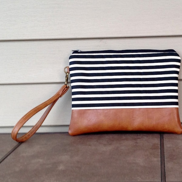 Clutch bag, striped, wristlet, wristlet purse, wristlet bag, zipper pouch, gift for her, cell phone wristlet, purse, black and white