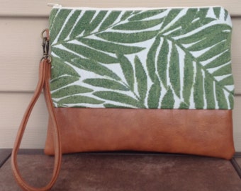 Green leaf wristlet, wristlet purse, fabric purse, zipper smartphone pouch, clutch bag, vegan purse, faux leather wristlet