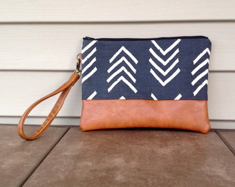 Clutch bag, clutch purse, mudcloth print, wristlet, wristlet purse, purse, zipper pouch, arrows, Tribal-inspired, cell phone wristlet