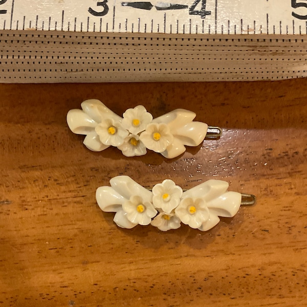 Pair of 1950’s Tilco Flower Barrettes White Plastic Vintage Barrettes 1950’s Hair Accessories and Fashion Snap on Barrettes