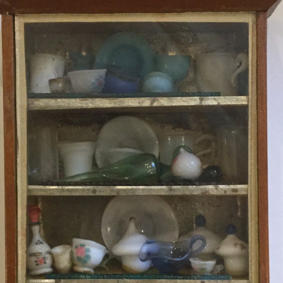 Plastic curio cabinet deals
