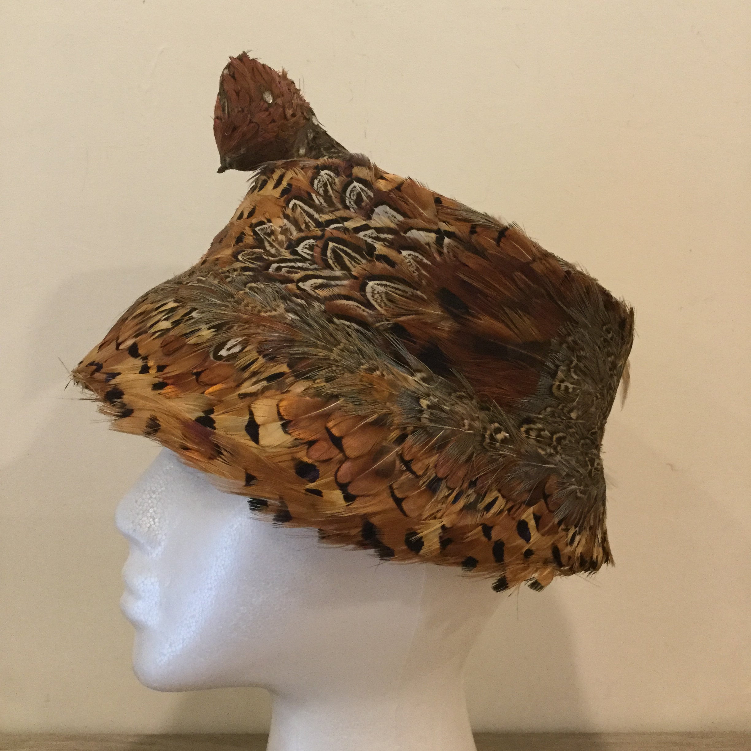 VINTAGE BAVARIAN LOVELY WOMAN\'S HAT WITH BEAUTIFUL PHEASANT FEATHERS Peacock & Pheasant Oktoberfest Hunter Hat Feathers with Stag Pin main image 3