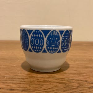 Arabia Kauno Egg Cup: Blue and White Finnish Design