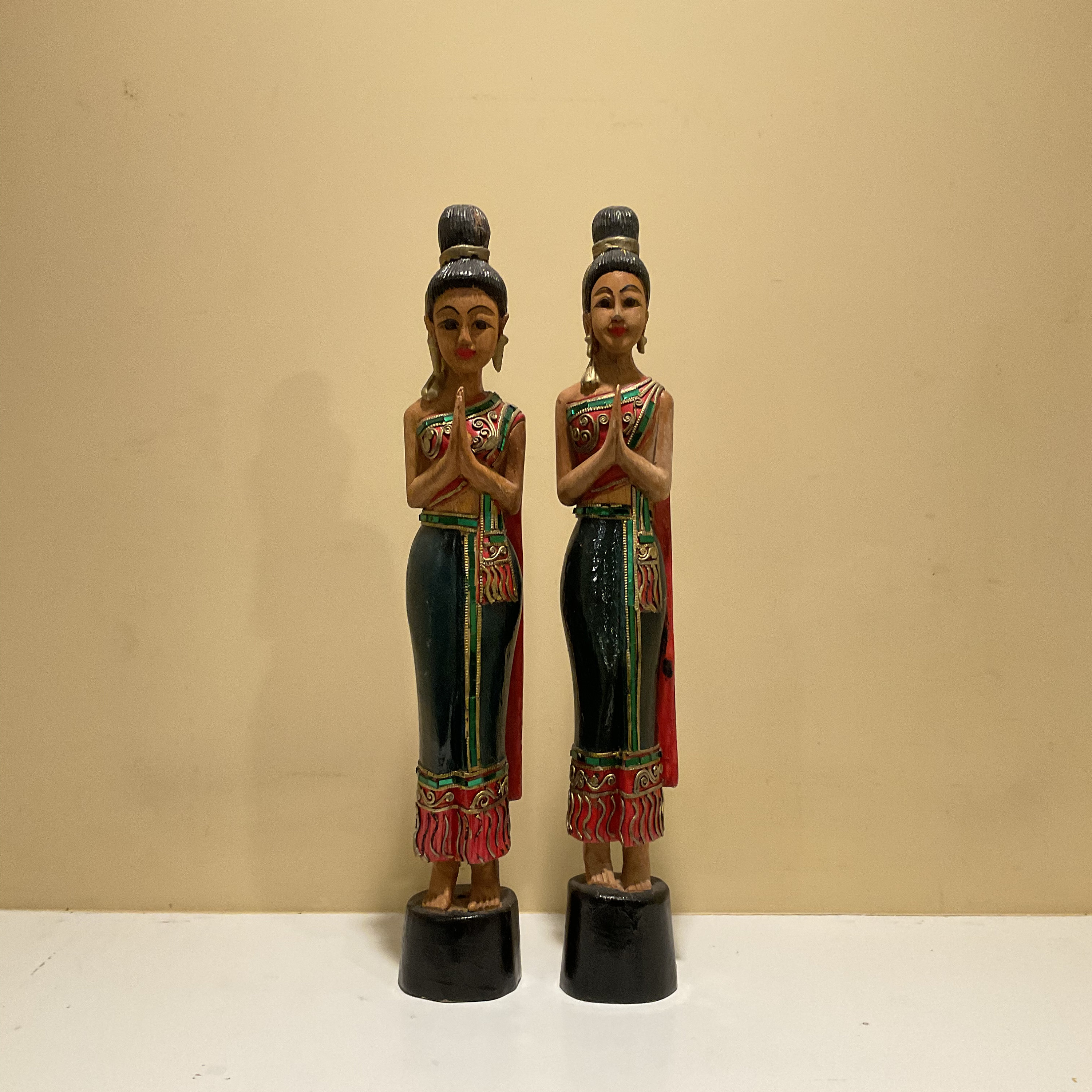 ヴィンテージ　タイThailand手彫り木人形　2体セット売り Pair Vintage Carved Wood Thai Sawasdee Statues: Mid Century Asian