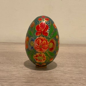 Vintage Hand Painted Wooden Easter Egg: Floral Decor (3 inch)
