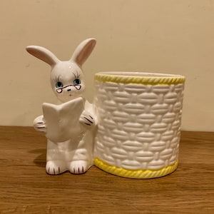 Maceta de cerámica vintage con forma de conejo: decoración para la habitación del bebé, decoración para baby shower, regalo para amantes de los libros.