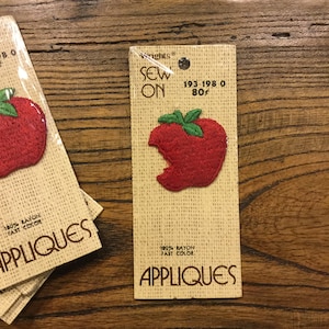 Vintage Wright&#39;s Apple Patch: Red Sew-On Appliqué