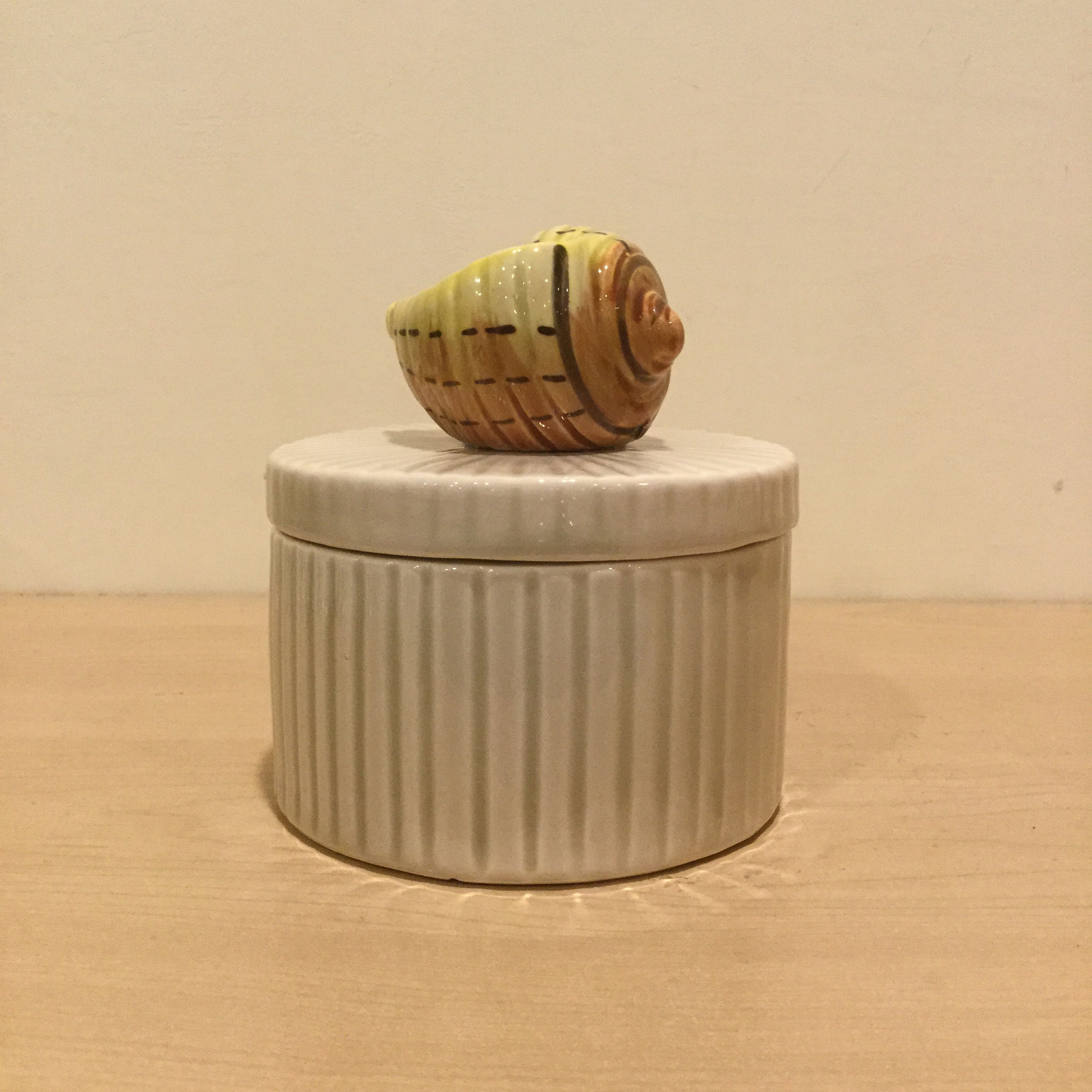 FITZ AND FLOYD 置物　小物入れ Vintage Fitz and Floyd Seashell Trinket Box: Coastal Ceramic Decor