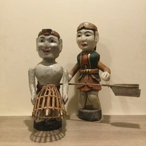 Vintage Carved Wood Asian Fisherman Statues: Home Decor Pair