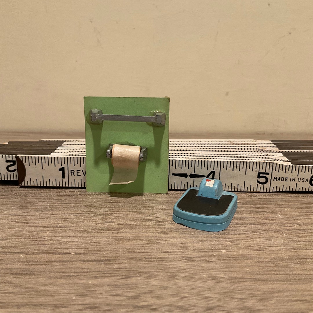 Dollhouse Miniature Gold Towel Bar & Toilet Paper Holder - 1:12 Scale Miniature Accessory