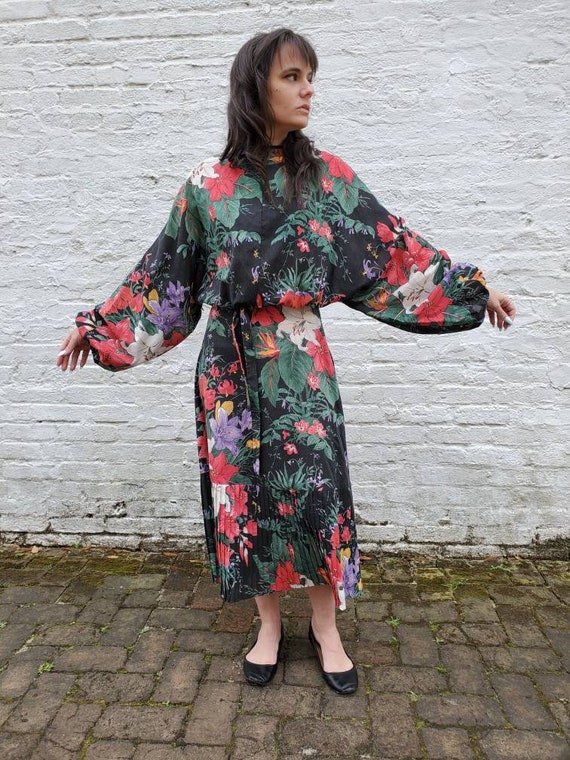 Small | 70s floral dolman sleeve dress by Young E… - image 6