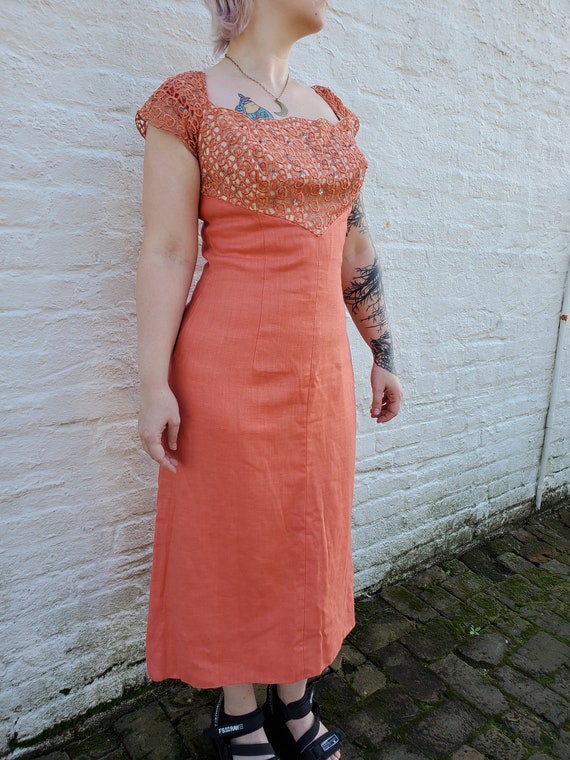 50s / 60s coral pink linen wiggle cocktail dress … - image 6