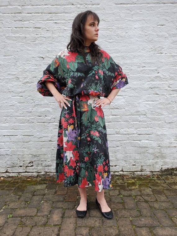 Small | 70s floral dolman sleeve dress by Young E… - image 10