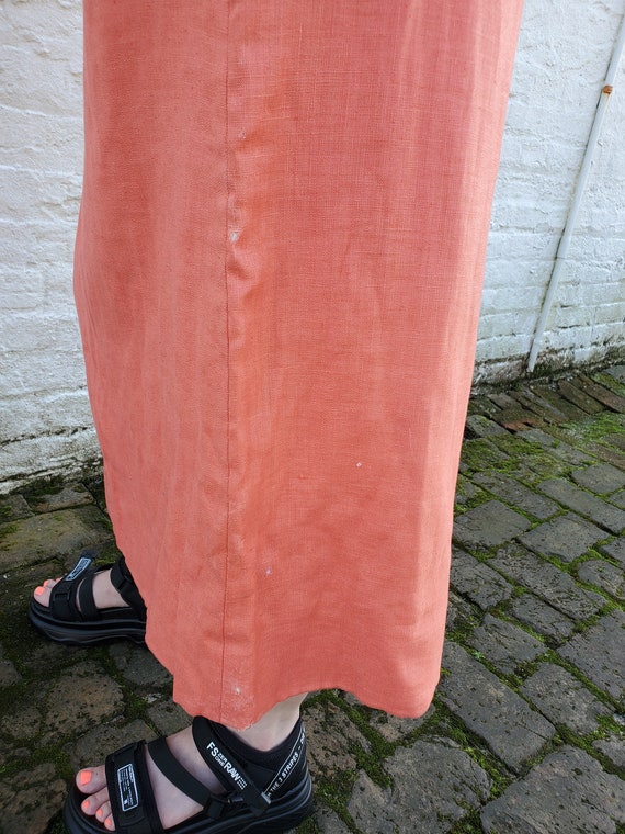 50s / 60s coral pink linen wiggle cocktail dress … - image 2