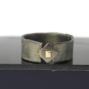 man zilveren gouden ring, gepatineerde ring, bandring, trouwring, gemengde metalen ring, industriële ring, belofte ring, vierkante ring
