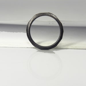 Anello in argento annerito | Gioielli unisex semplici