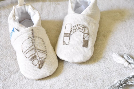 neutral baby shoes
