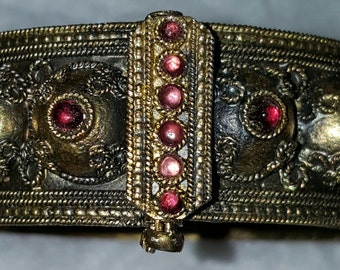 Antique bangle in the Etruscan style