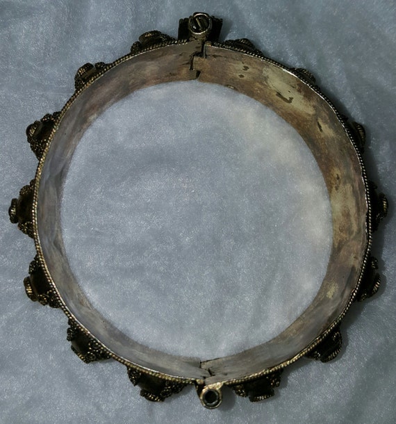 Antique bangle in the Etruscan style - image 5