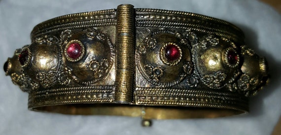 Antique bangle in the Etruscan style - image 2