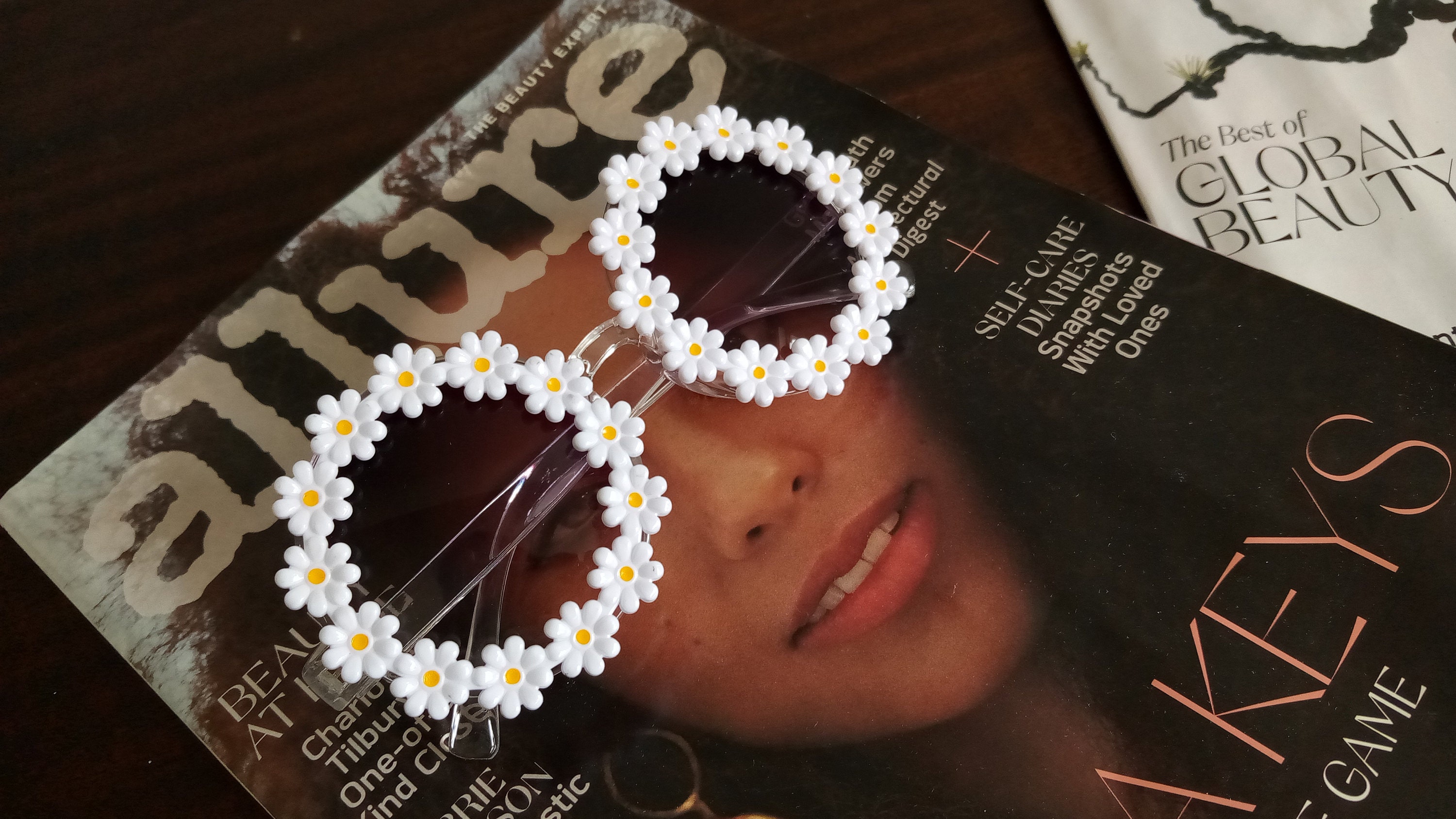 Adult Oversized Round Daisy Sunglasses